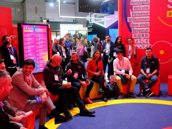 Récord de visitantes y más de 25 eventos en la segunda jornada del Pabellón de España en MWC Barcelona 2024